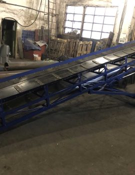 Belt conveyor mobile with adjustable