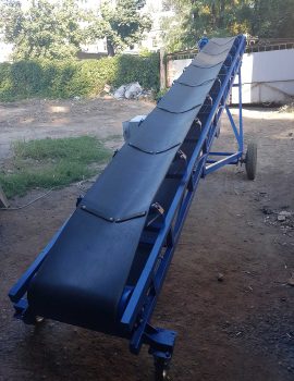Belt conveyor mobile with adjustable