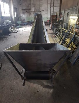 Belt conveyor mobile with adjustable